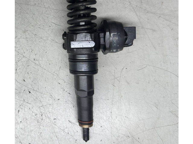 Форсунка 0414720215, 038130073AG    Volkswagen Golf Plus  BKC 