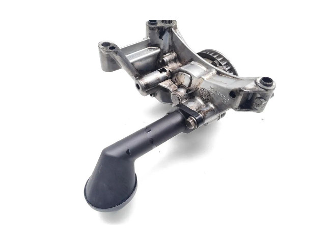 Масляный насос  CAYC 03L115105C  Audi A3 S3 A3 Sportback 8P 