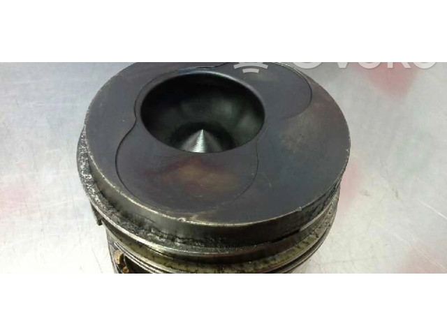 Píst Volkswagen Jetta V pro naftový motor 1.9 BXE