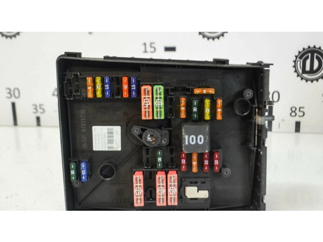 Блок предохранителей 1K0937118 Skoda Superb B6 (3T)