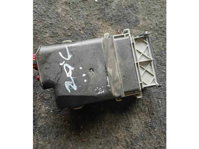 Pojistková skříňka 13222786 Opel Zafira C 2014