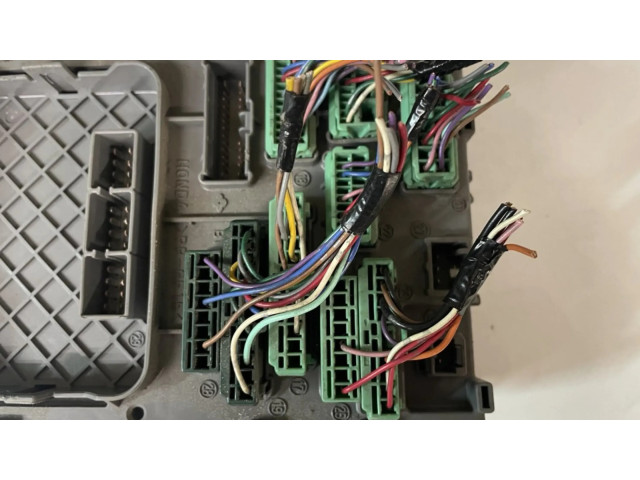 Блок предохранителей sjdg010 Honda FR-V