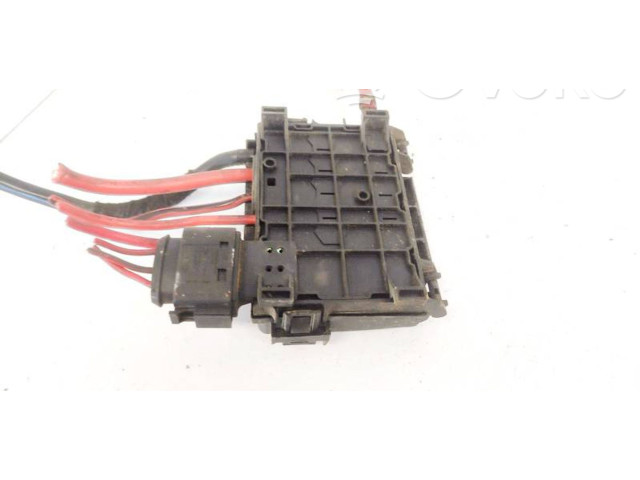 Блок предохранителей 1J0937550AB Skoda Octavia Mk1 (1U)