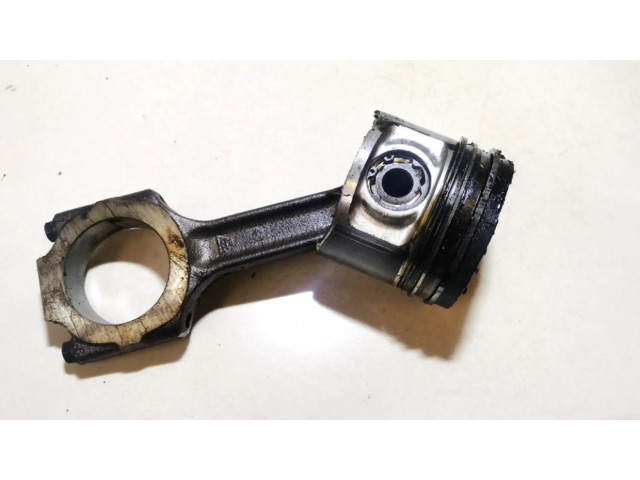 Píst Alfa Romeo 156 pro naftový motor 1.9