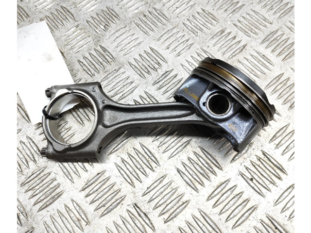 Поршень 32213692, 31401957 Volvo XC40