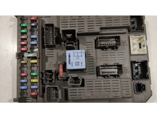 Блок предохранителей 9651938180 Citroen C8