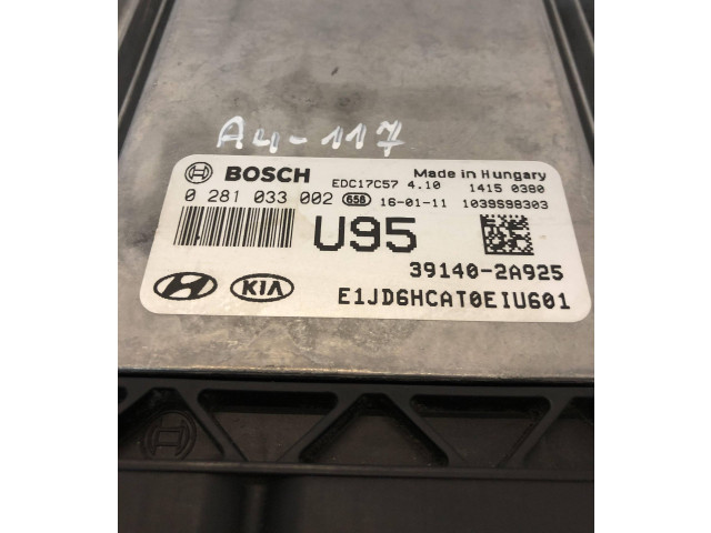 Блок управления двигателя 391402A925, 0281033002 KIA Ceed