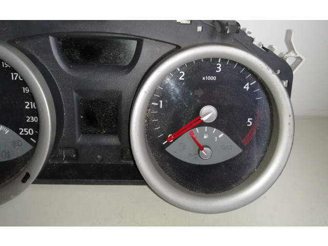 Přístrojová deska Renault Megane II 2005 8200399700, 8200399700A