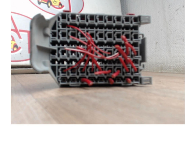 Ящик предохранителей (комплект) 31337185, 31337185   Volvo V70