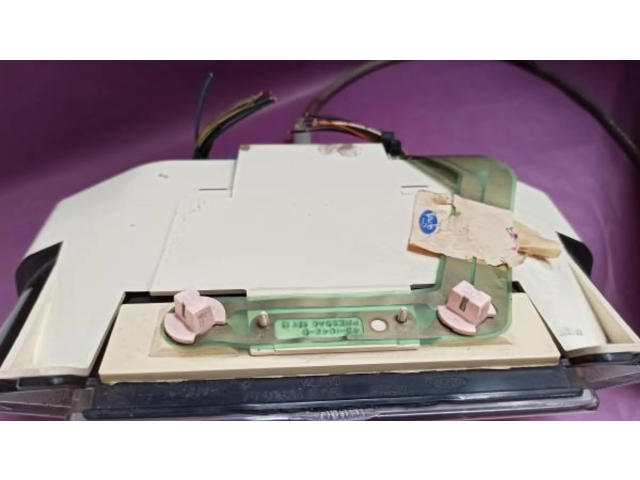 Přístrojová deska Peugeot 504 96FB-10838-BA