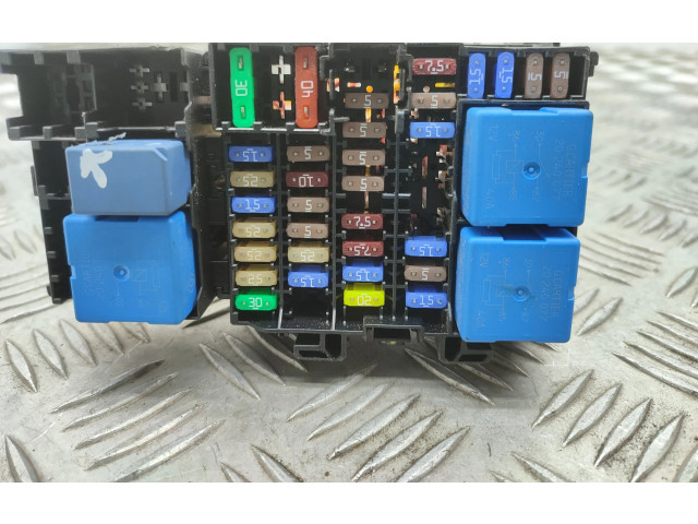 Блок предохранителей 240108082R, K240108082R   Renault Express    