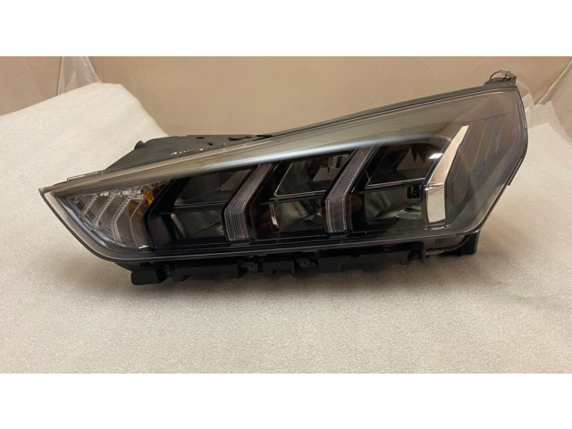 Передняя фара  