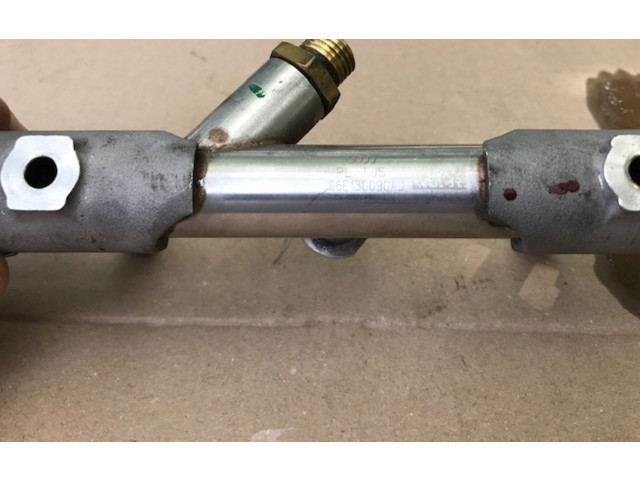 Vstřikovací lišta 06E130090AJ Audi A8 S8 D4 4H