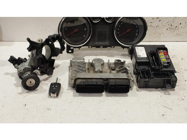 Комплект блоков управления 55581448, 55581448   Opel Meriva B