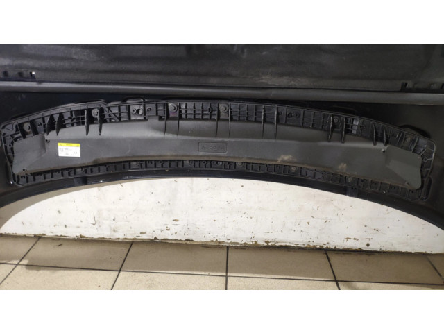 Капот двигателя