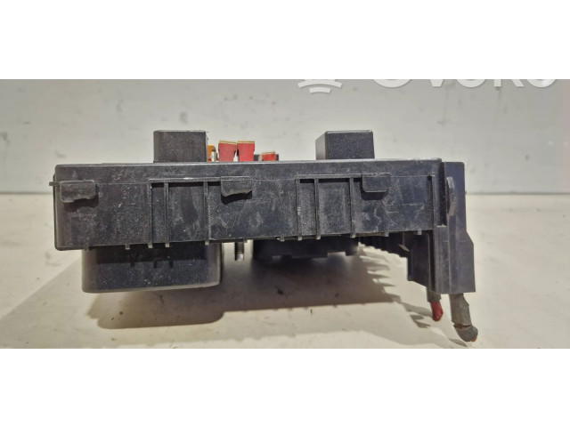 Блок предохранителей  1k0937124   Volkswagen Touran I    