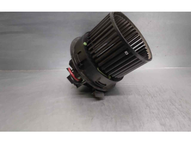 Вентилятор печки    272100759R   Renault Arkana