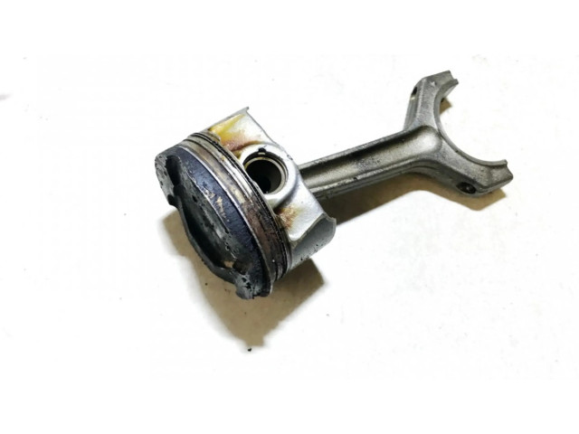 Píst BMW 7 F01 F02 F03 F04 pro benzínový motor 3.0