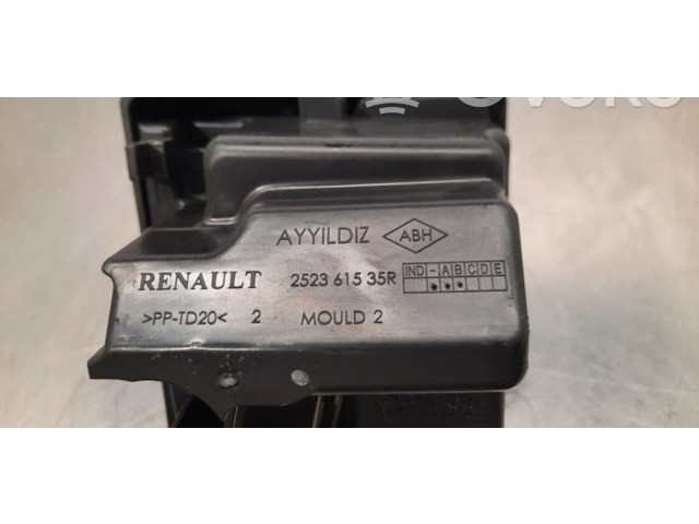   Pojistková skříňka 252361535R   Renault Captur II 2023