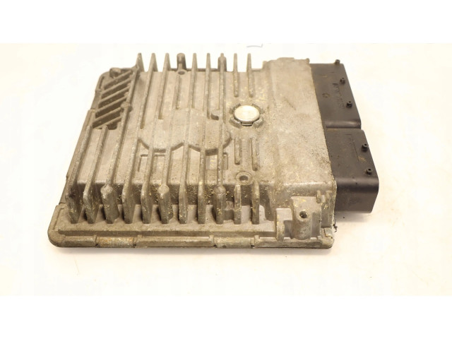 Блок управления двигателем Блок управления 5WP42686AA Skoda Fabia Mk2 (5J)