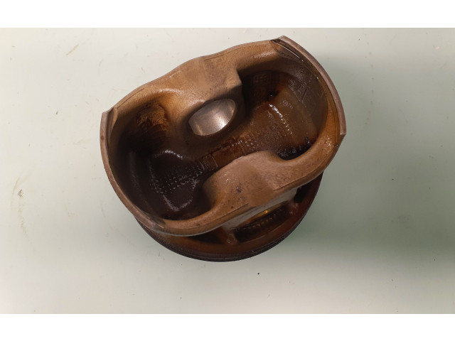 Píst 7613626, 11257613626   BMW 7 F01 F02 F03 F04    N63B44A 