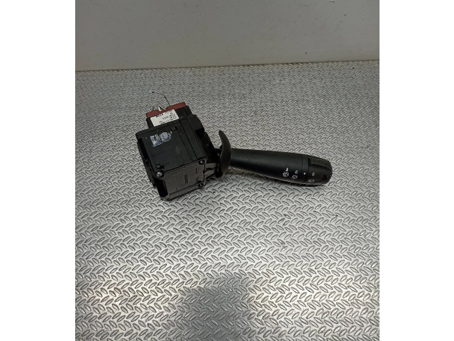 Ручка стеклоочистителей E10670223, 681727472R Dacia Dokker