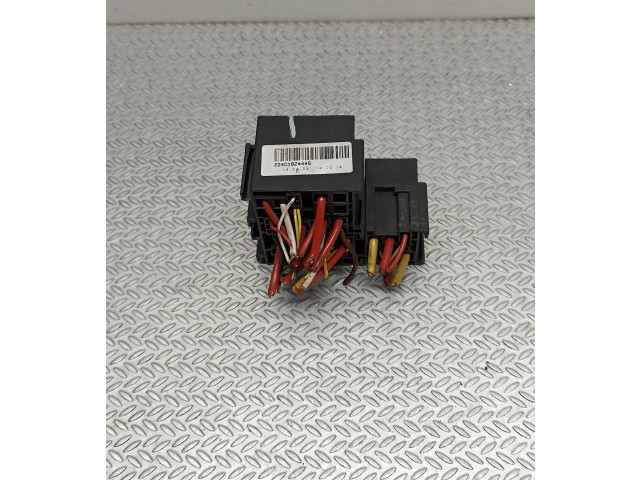 Блок предохранителей 243517538R Renault Clio IV