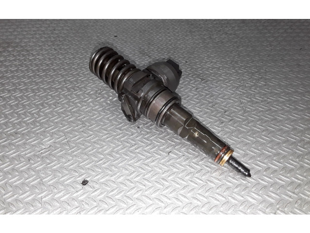 Форсунка 038130073AG Skoda Octavia Mk2 (1Z) BXE