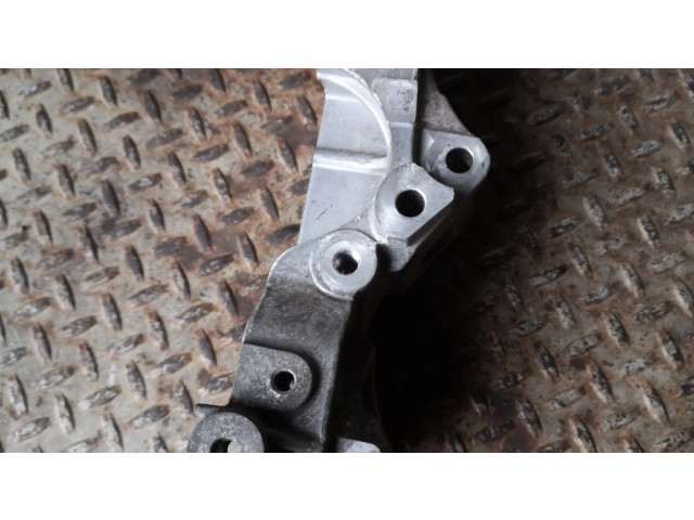 Кронштейн генератора