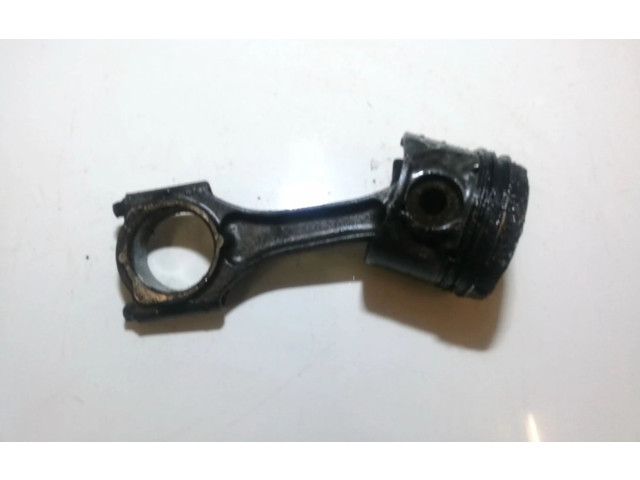 Píst    Opel Zafira A     