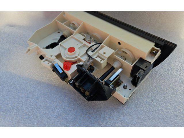 Блок управления климат-контролем    Audi A6 S6 C4 4A