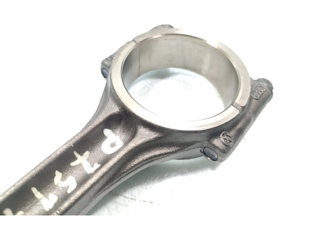 Шатун 04LA Audi A1