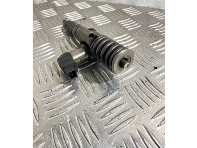 Форсунка 03G130073T    Volkswagen PASSAT B6  BMR 