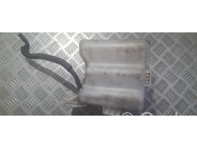 Расширительный бачок охлаждающей жидкости