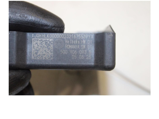 Блок управления ASC 5Q0906093B Audi A3 8Y