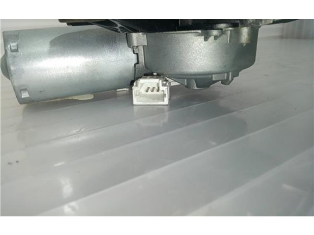 Моторчик заднего дворника 8200311486    Renault Clio III