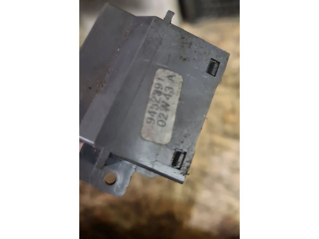 Ручка стеклоочистителей 9452391   Volvo V70