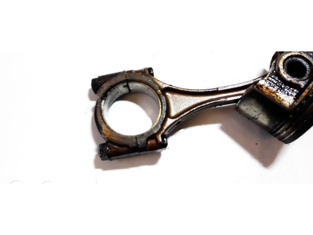 Поршень с шатуном Lexus IS 200-300 для бензинового двигателя 2.0