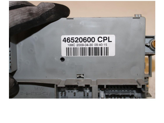 Блок предохранителей 51769367   Fiat Doblo