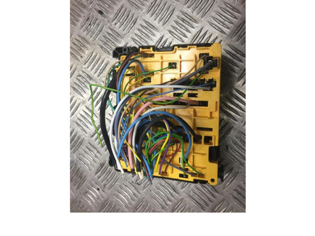 Блок предохранителей     Peugeot 2008 I    