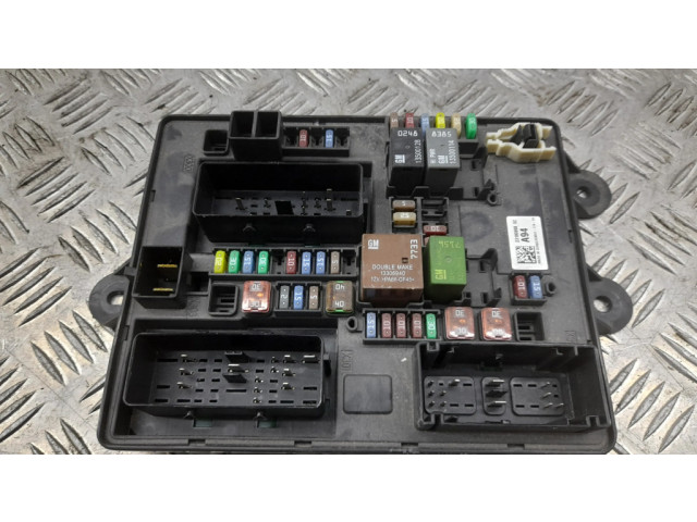 Pojistková skříňka 23180898 Chevrolet Corvette 2015