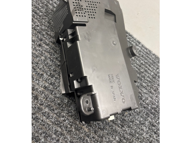 Дисплей    32233451, 07808187   Volvo XC90