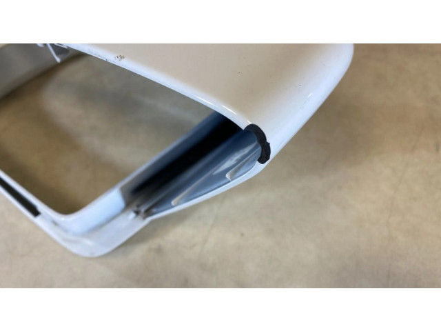 Пластиковая отделка зеркала