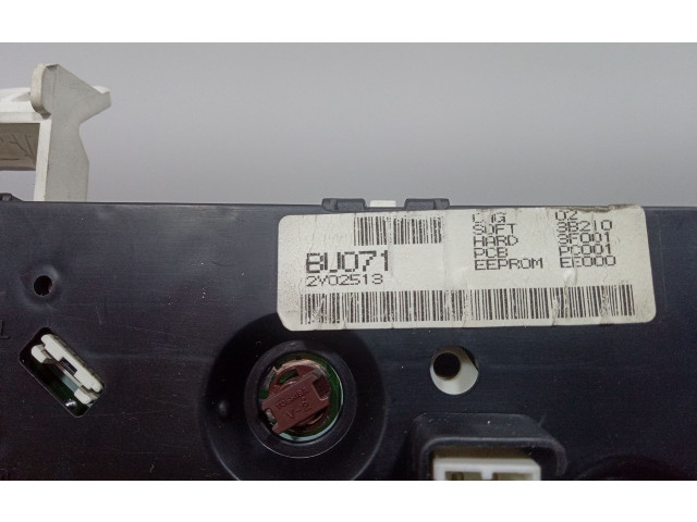 Přístrojová deska Nissan Almera Tino 2003 BU071, BU071