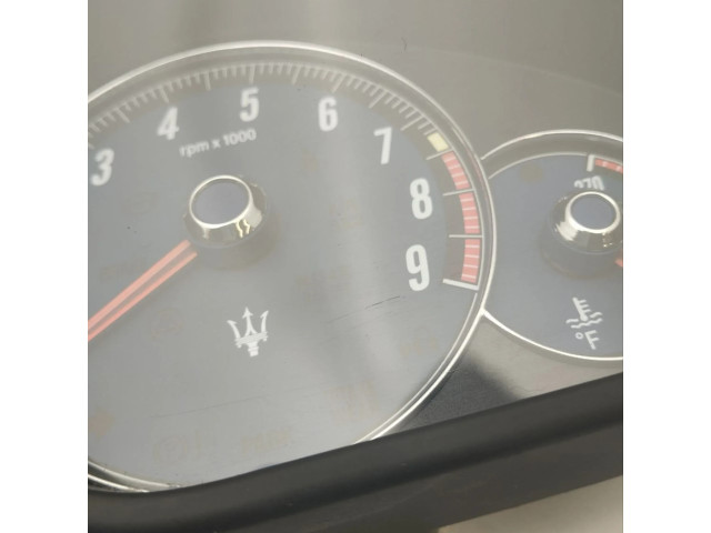 Přístrojová deska  Maserati GranTurismo 2008 243146  