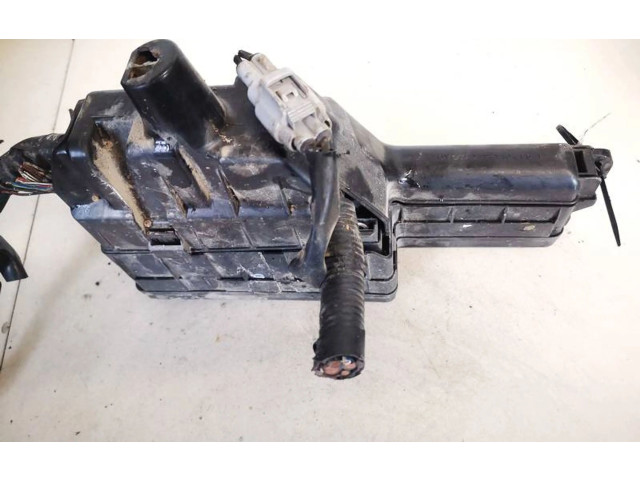   Pojistková skříňka    Toyota Avensis T220 1999