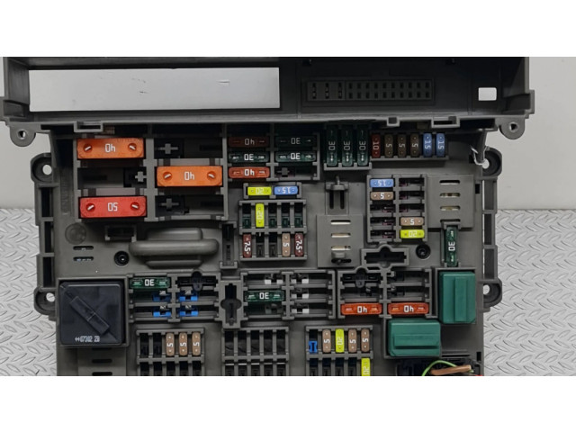   Pojistková skříňka 911944603, 90208208   BMW 1 E81 E87 2007