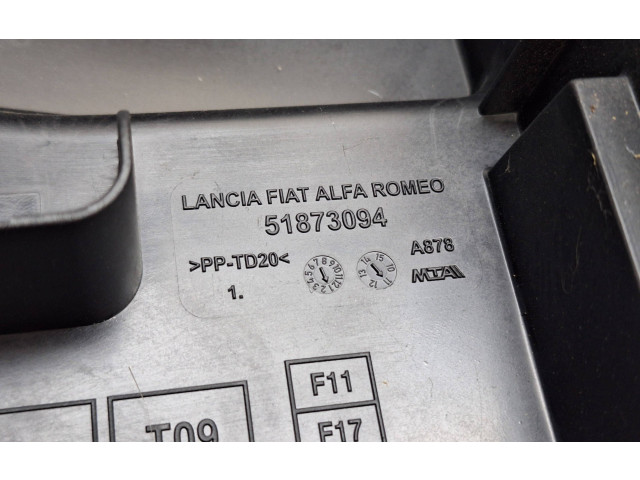 Блок предохранителей  51873946   Lancia Delta III    