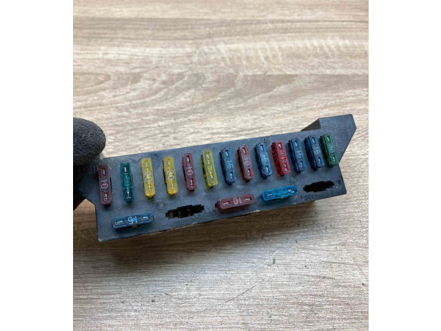 Блок предохранителей  1K28167010A   KIA Sephia    