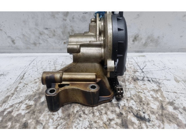 Масляный насос 03L115105C Audi A3 S3 8P